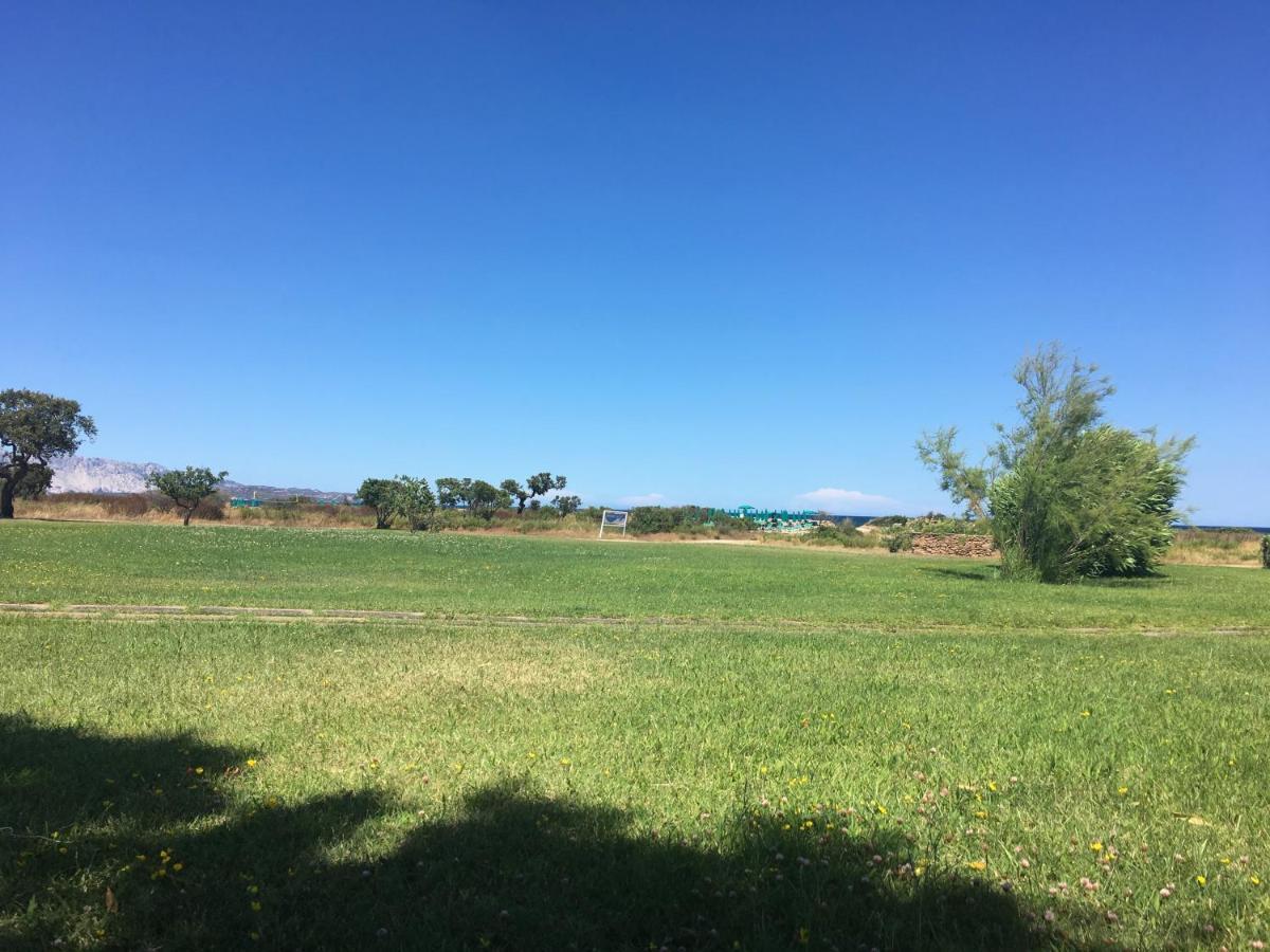 Appartamento In Villaggio, A 150Mt Dal Mare San Teodoro  Exterior foto